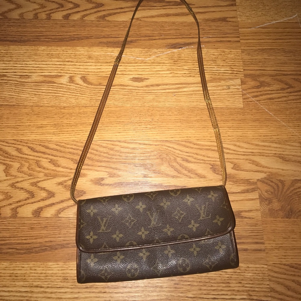 LV Crossbody - Picture 1 of 7