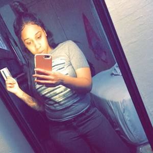 Meet your Posher, Lilly