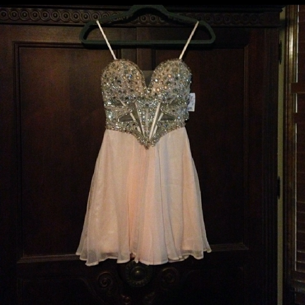 Beautiful peach dress  size 2