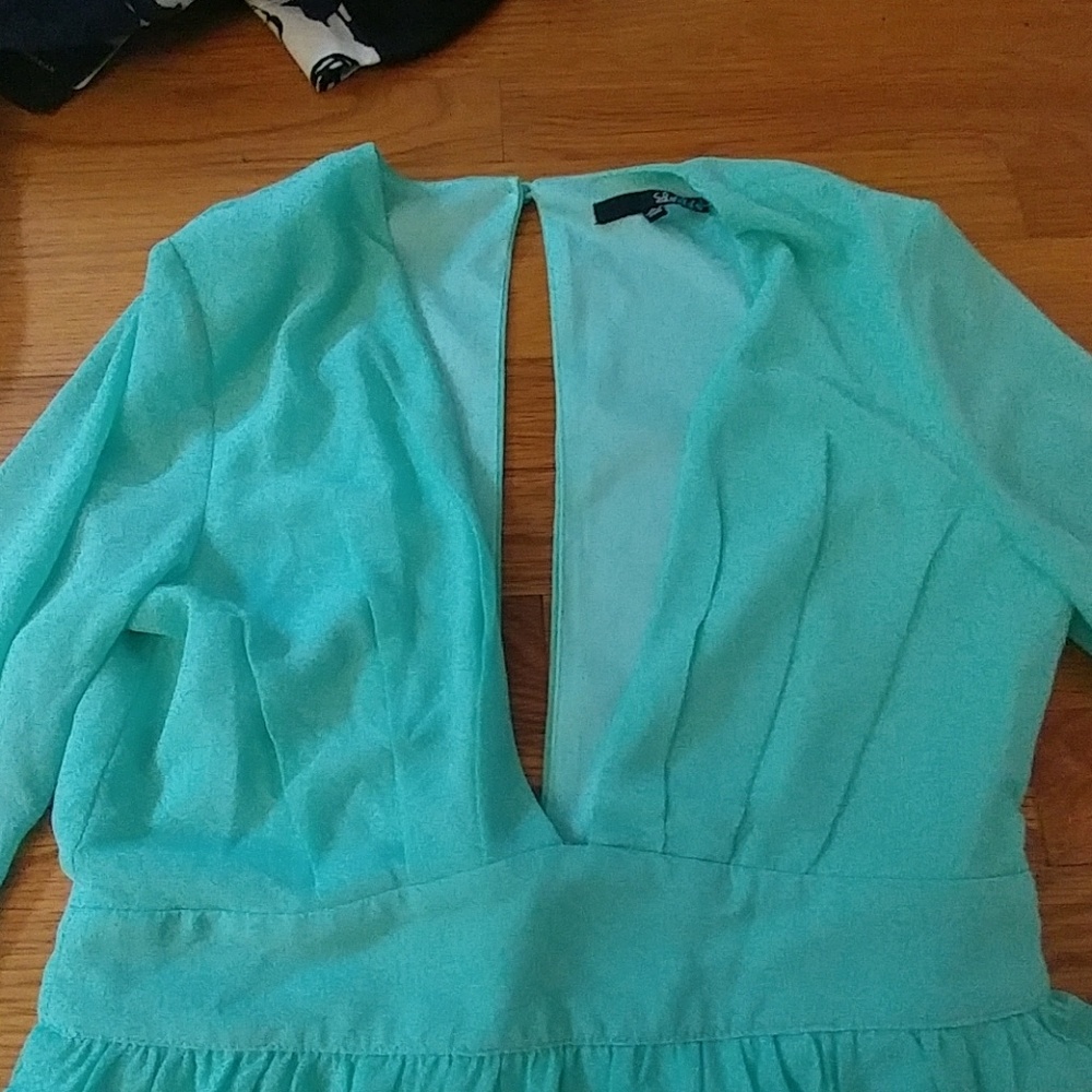 Lulu's low cut dress - Picture 2 of 3
