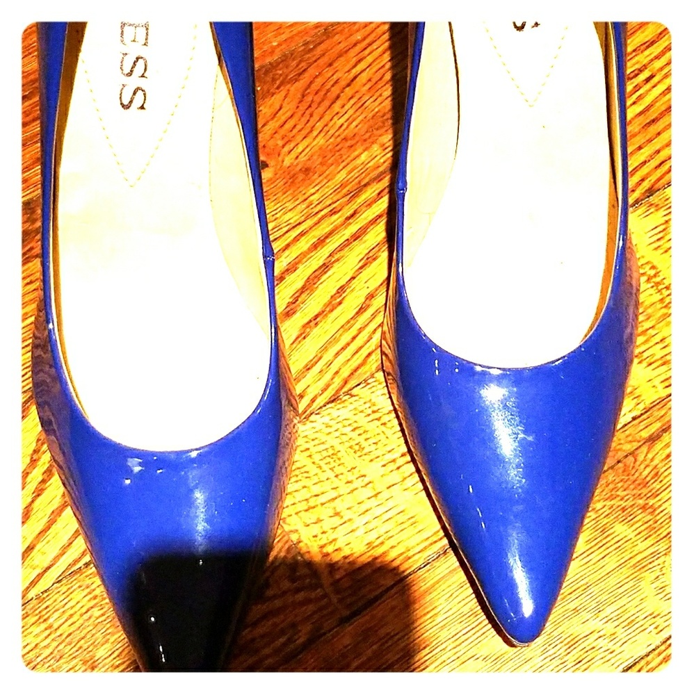 Pair of Guess pumps