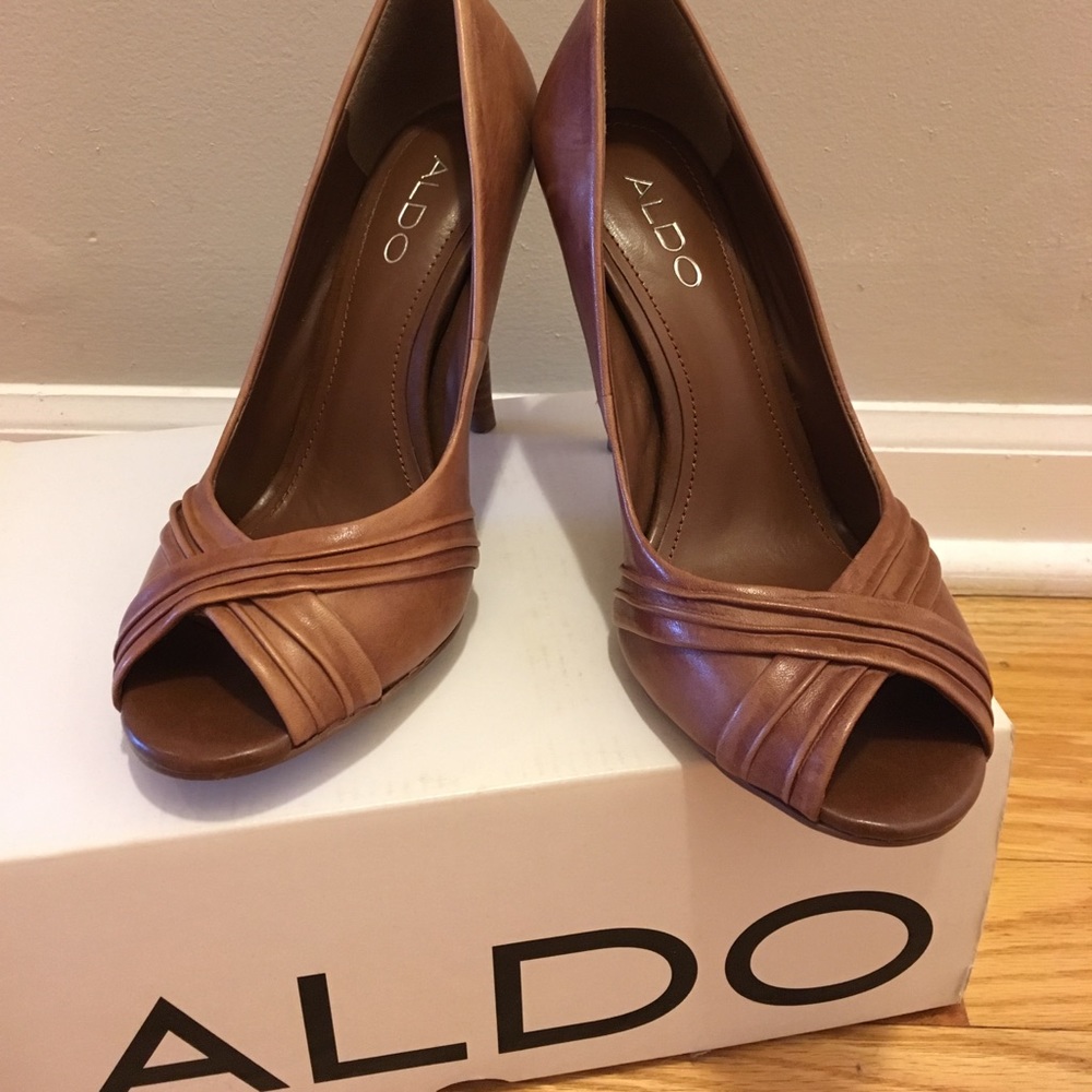 Aldo Leather Caramel/honey pumps