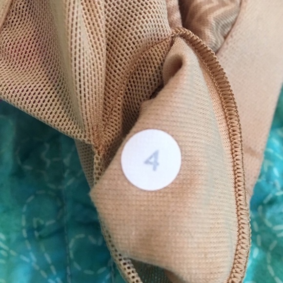 Lululemon Scoop Me Up Tank - Picture 4 of 5