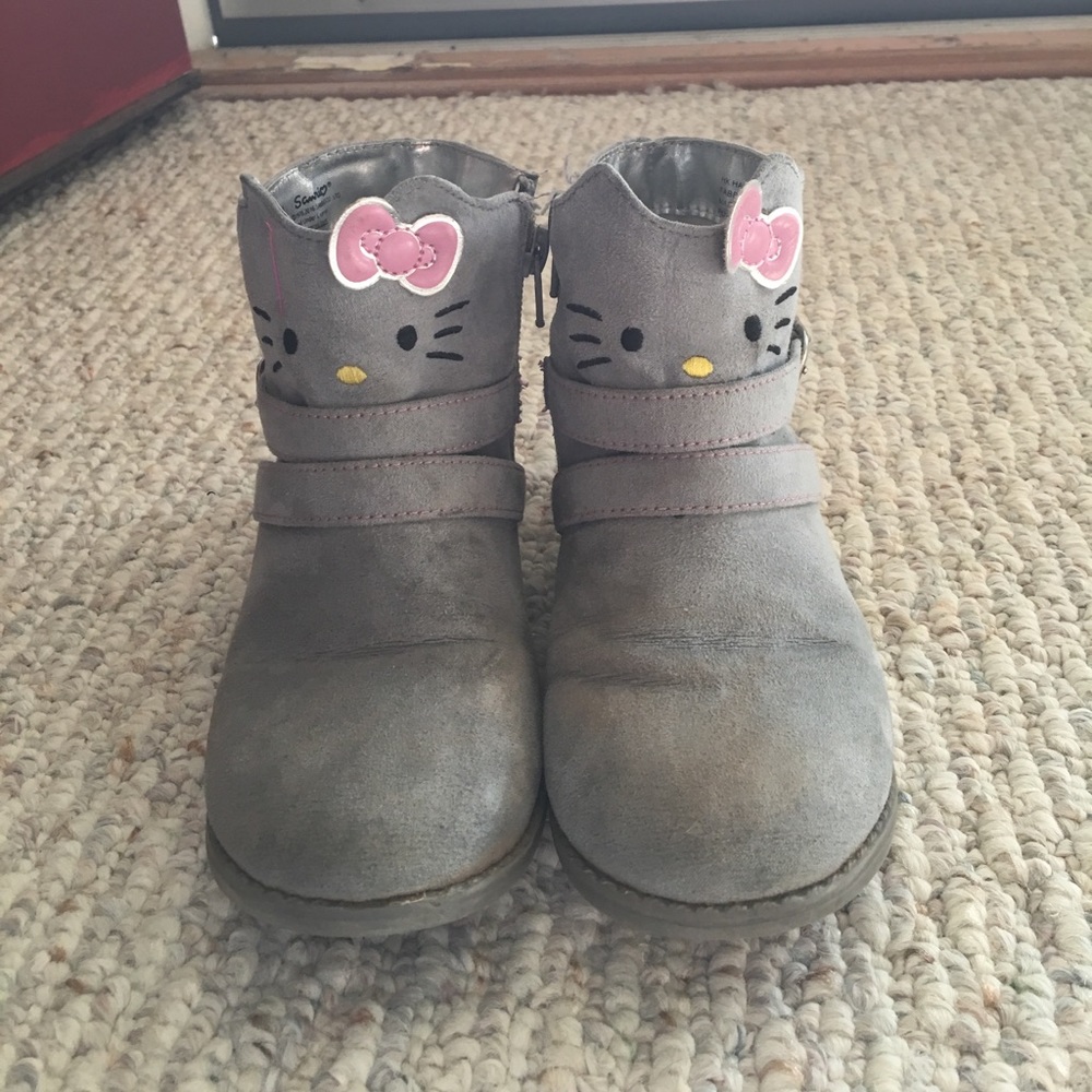 Hello Kitty booties