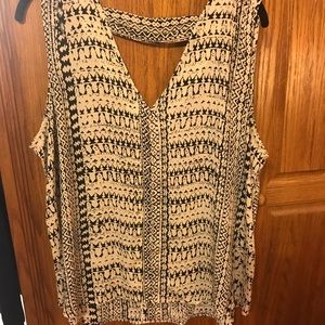 Pretty sleeveless blouse