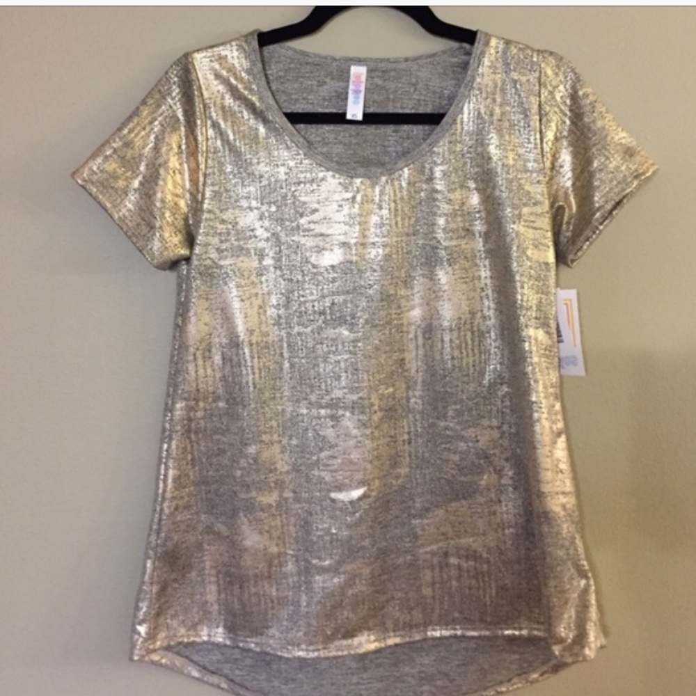 Medium elegant classic tee