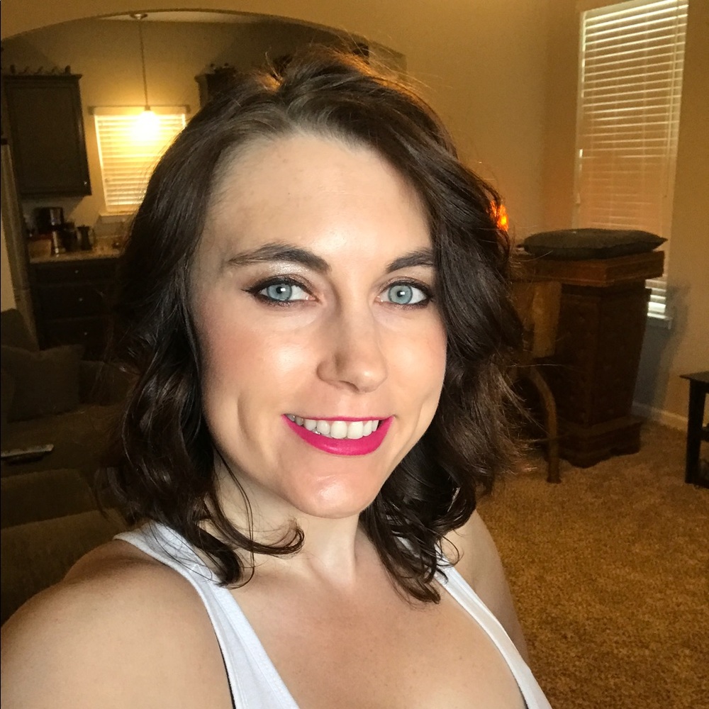 Meet your Posher, Tiffany