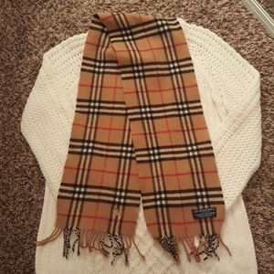 Final price 👇👇👇Authentic Burberry London scarf
