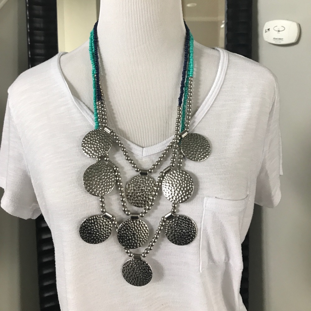 Gorgeous 3 tiered necklace