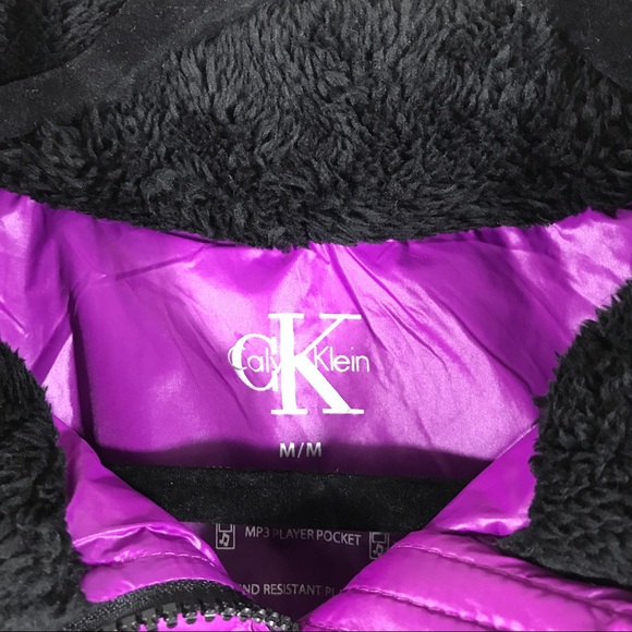 ❌SOLD❌Calvin Klein Puffer Vest - Picture 4 of 7