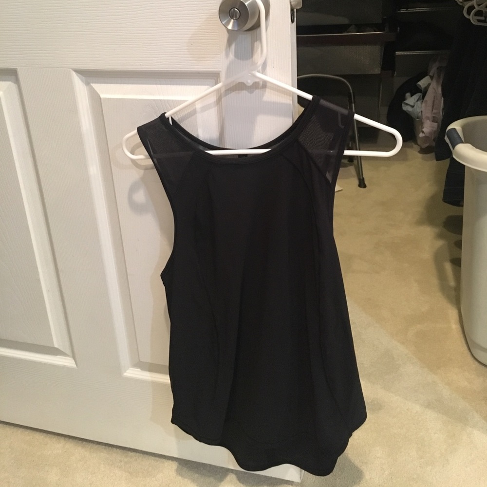 Black lululemon tank