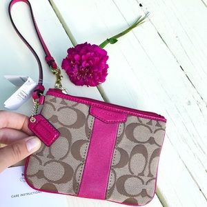 NEW WITH TAGS Coach Wristlet