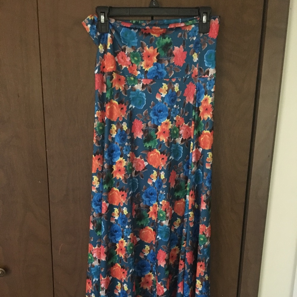 Flowered LulaRoe maxi skirt