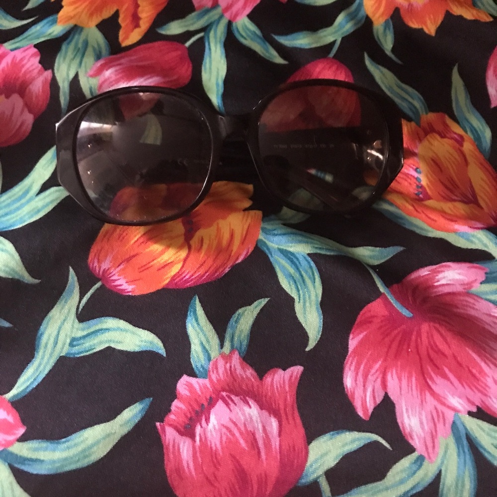2 year old Tory Burch Shades