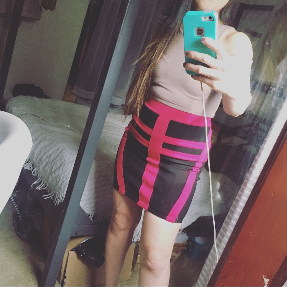 🆕 Rae Racing Stripe Crop Top -$21 - Picture 4 of 6