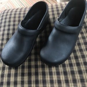 Women's dansko size 41