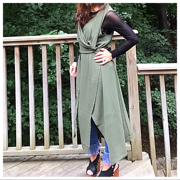 ✨LAST ONE ✨Olive sleeveless wrap duster - Picture 3 of 7