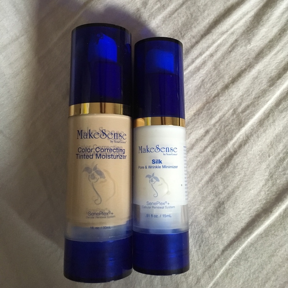 Tinted moisturizer & silk‼️SOLD ‼️