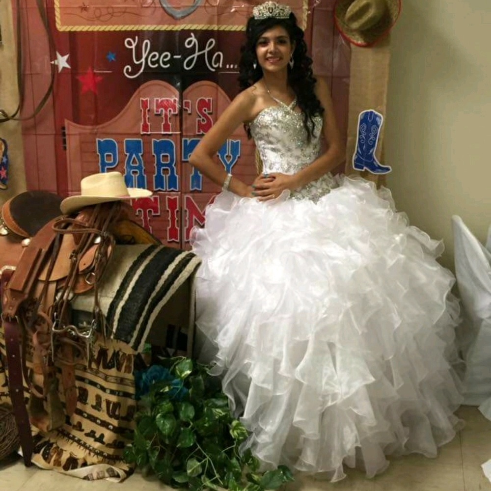 Meet your Posher, Leslie