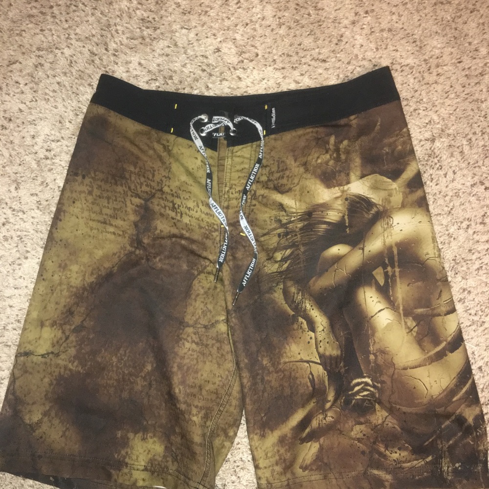 Affliction 32" board shorts