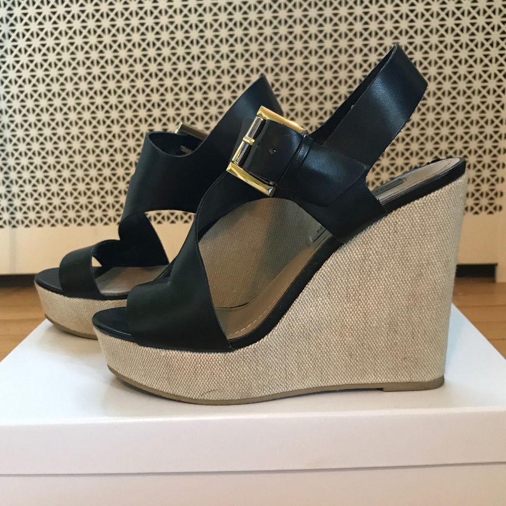 Steve Madden Black Wedges!