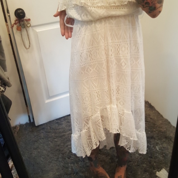 White light weight beach dress - Picture 2 of 3