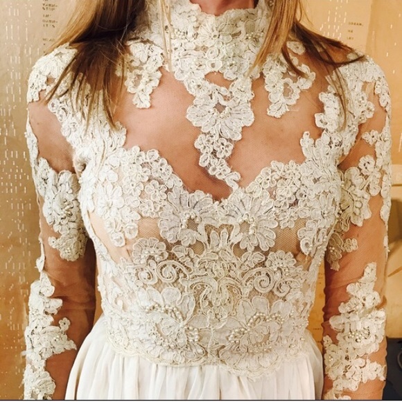 VINTAGE ILLUSION WEDDING GOWN LACE BEADED 0015 - Picture 4 of 8