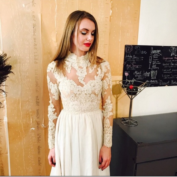 VINTAGE ILLUSION WEDDING GOWN LACE BEADED 0015 - Picture 6 of 8