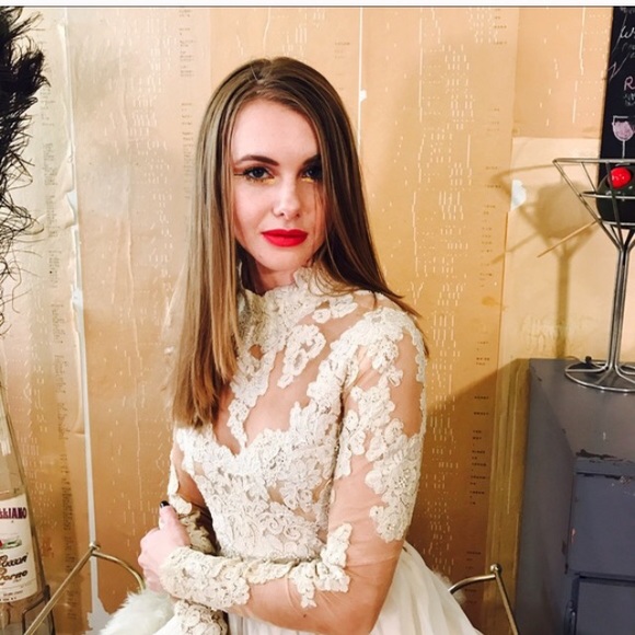 VINTAGE ILLUSION WEDDING GOWN LACE BEADED 0015 - Picture 7 of 8