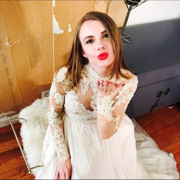 VINTAGE ILLUSION WEDDING GOWN LACE BEADED 0015 - Picture 8 of 8