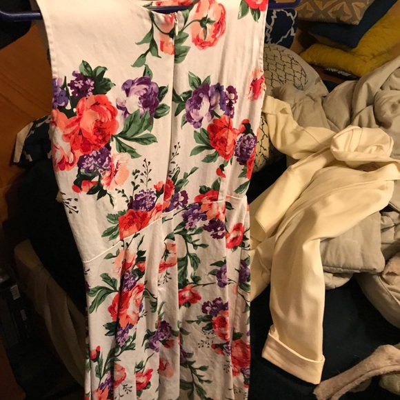 Floral print dress - Picture 2 of 3