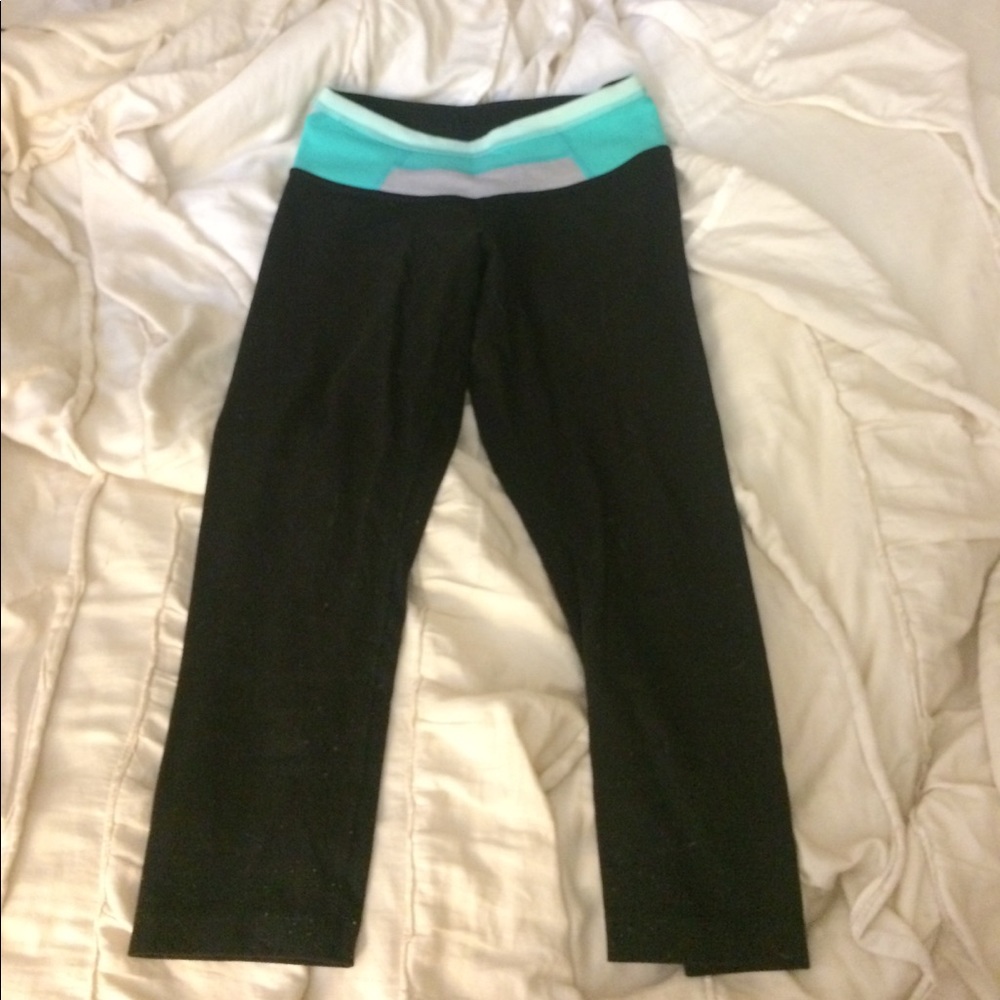 Lululemon Wunder Under cropped pants