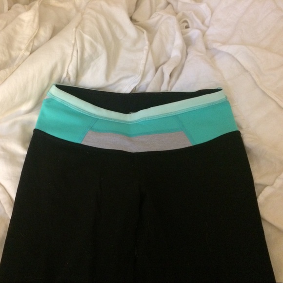 Lululemon Wunder Under cropped pants - Picture 2 of 6