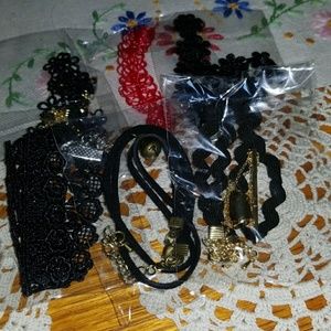 Chockers set of 5 neww