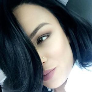 Meet your Posher, Noemi