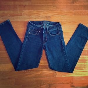 American Eagle Skinny Super Stretch Jeans size 2