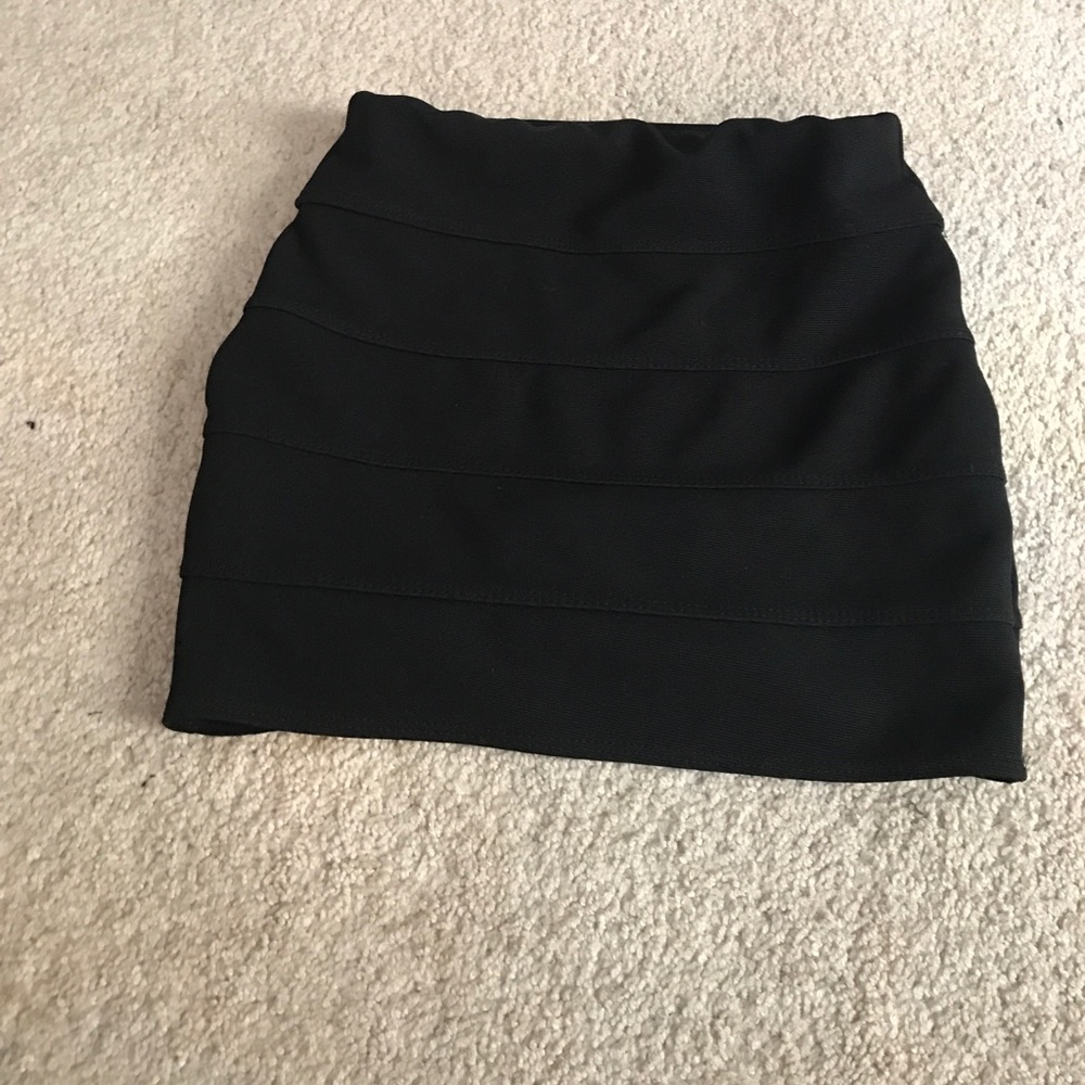 Tillys black mini skirt size small