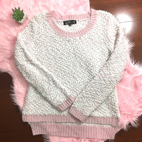 Almost Famous Sweaters - Almost Famous pink & white sweater - size M