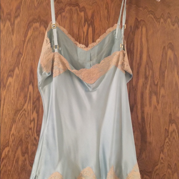 Camisole or top - Picture 2 of 3