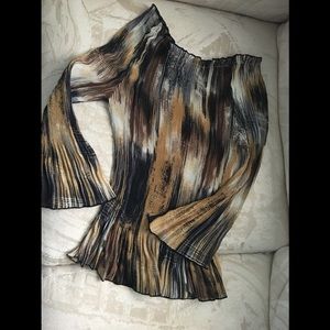 Cold shoulder top. Like new