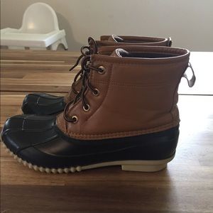 Duck boots