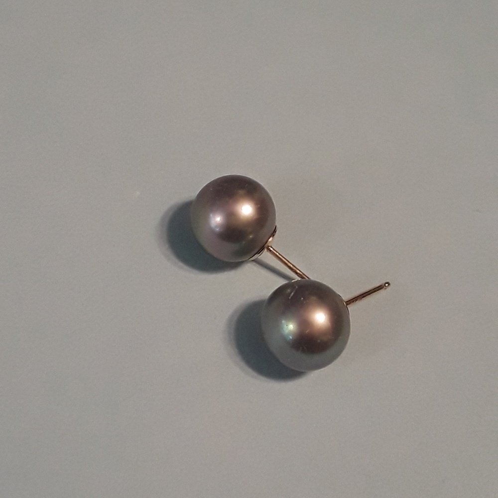 Medium sized Tahitian Pearl earrings