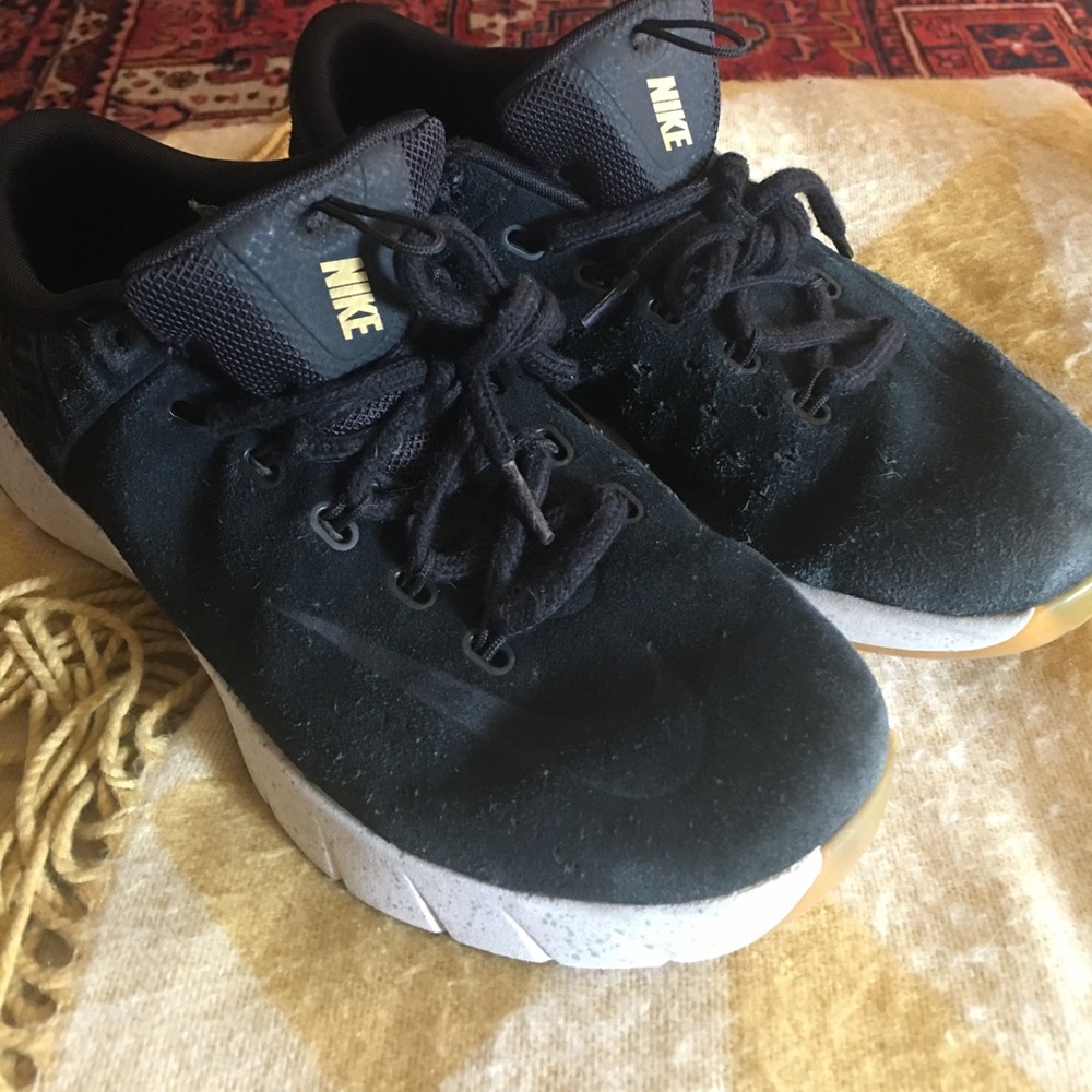 Mens Nike Suede Black Shoe Size 10