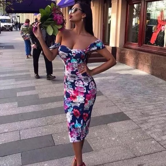candlesfashionhouse Dresses & Skirts - 🌺Floral Fitted Maxi Dress🌺