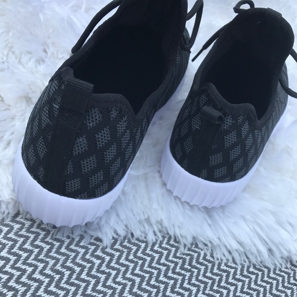 SOLD OUT // CHARLIE Athletic Sneakers - Picture 3 of 5