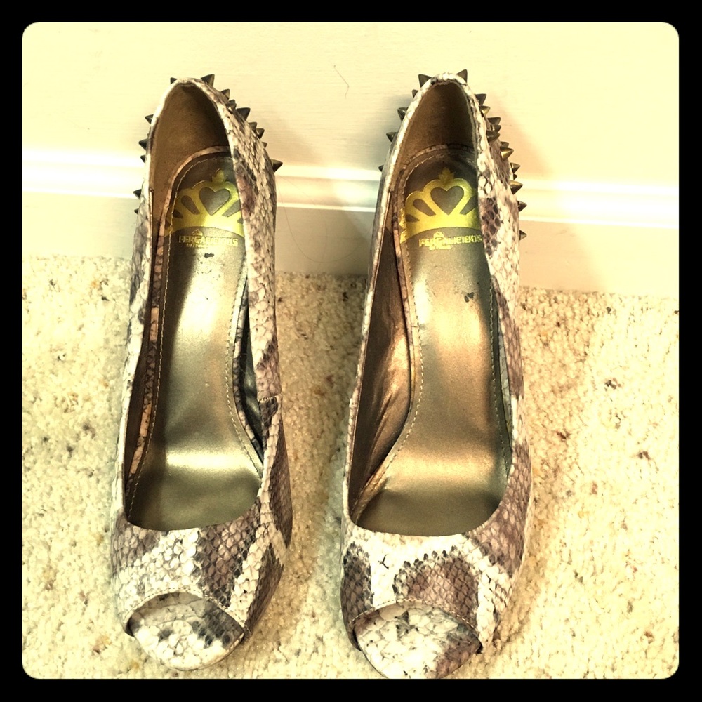 Fergalicious by Fergie hills size US 8.5