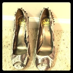 Fergalicious by Fergie hills size US 8.5