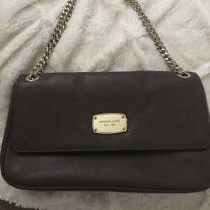 MICHAEL KORS JET SET CHAIN LEATHER FLAP BAG