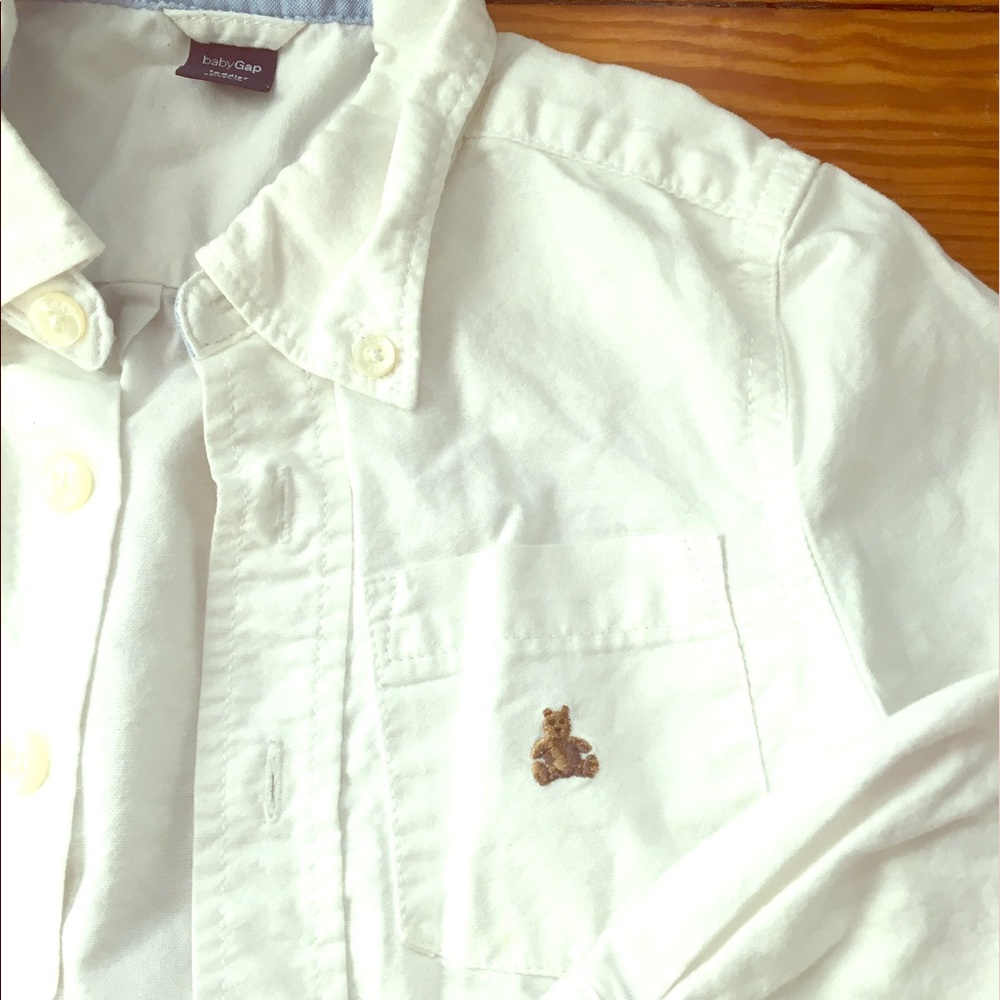 GAP white button down