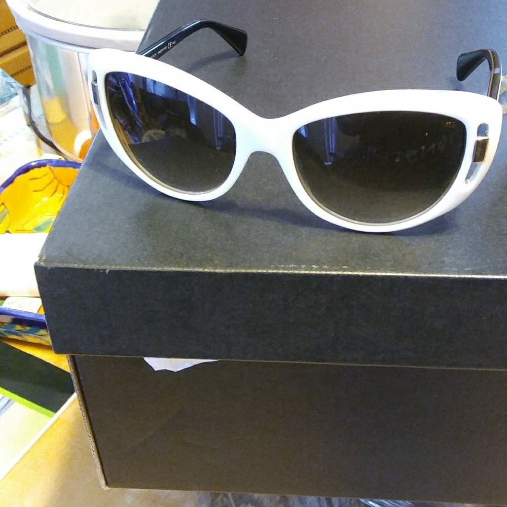 Alexander McQueen sunglasses